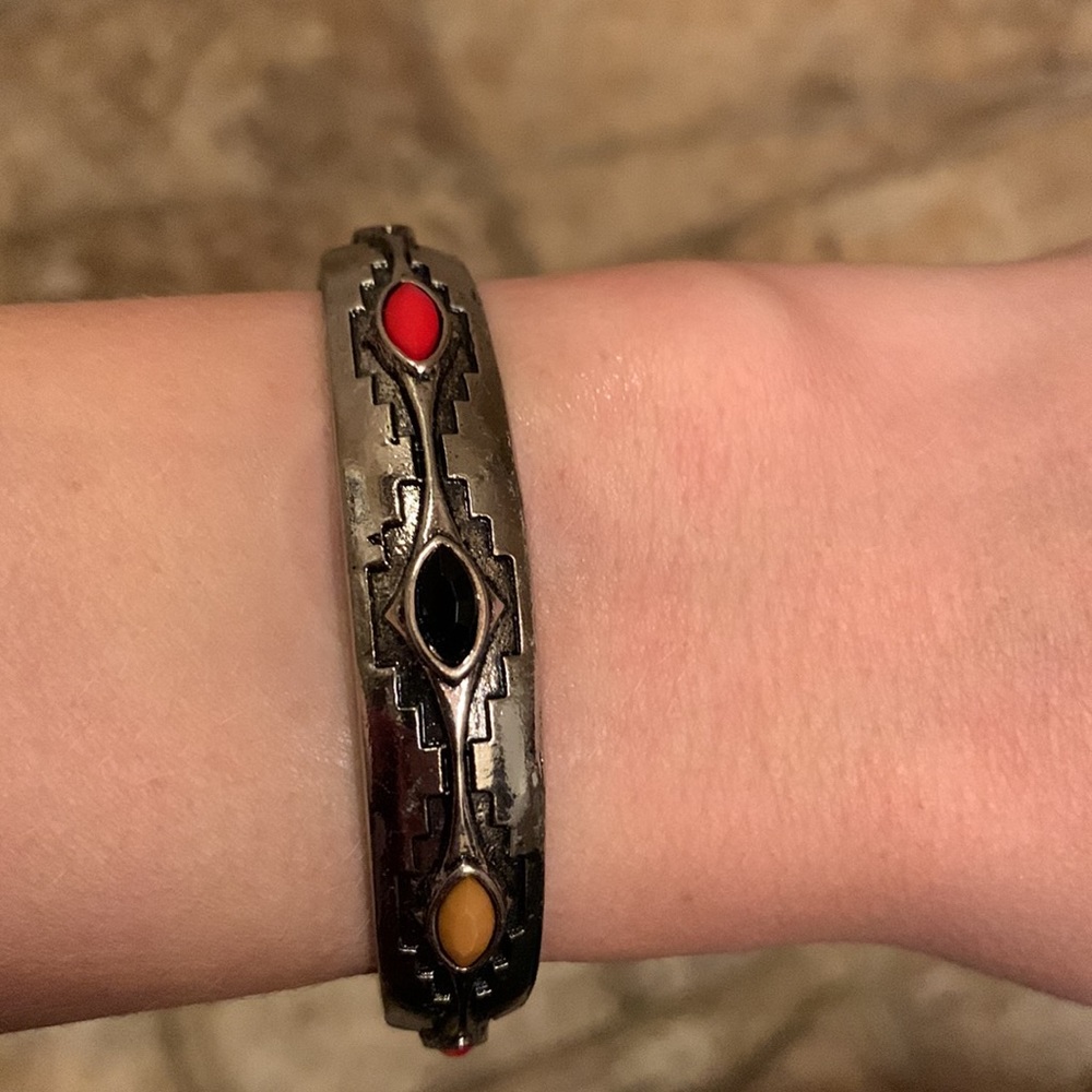 4 cuff bracelets - Picture 5 of 5
